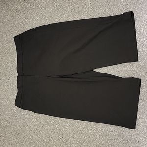 Black capri dress pants size 18